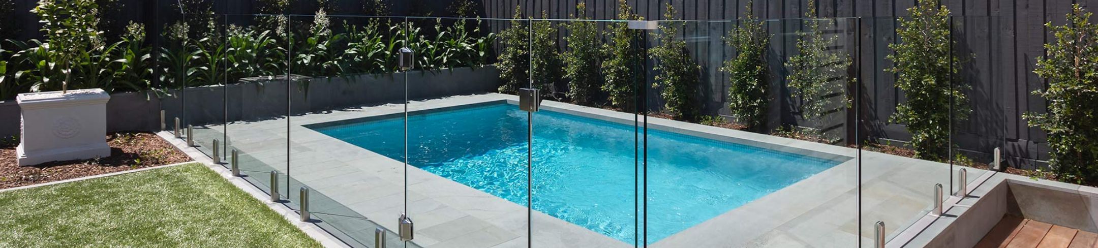 Top 5 Reasons to Enhance Your Pool with Elegant Fence in Melbourne